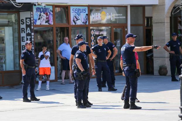 Policija u Novom Pazaru nakon obračuna navijača Novog Pazara i Jagiellonia Bialystoka