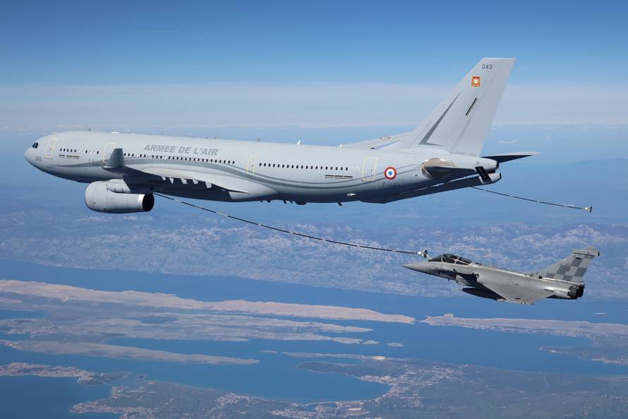 Piloti naših Rafalea prvi put u letu točili gorivo iznad Hrvatske