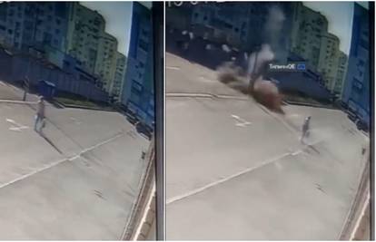 VIDEO Nestvarne scene iz Harkiva: Žena je šetala ulicom, a pored nje su pali projektili