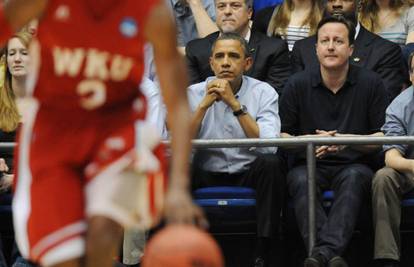 Obama je odveo Camerona na košarkašku utakmicu i hot dog