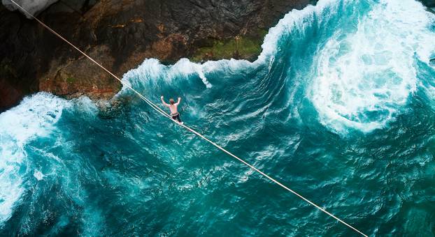 Aerial,Drone,Scenic,Adventure,Sport,Portrait,Of,A,Mindfulness,Slackliner