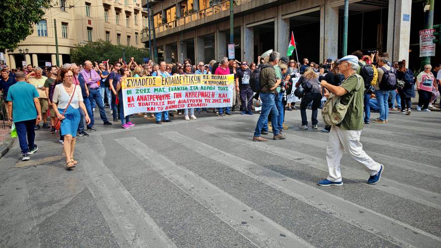 Grčki radnici ponovo štrajkaju: Željeznički promet zaustavljen, brodovi su ostali u lukama