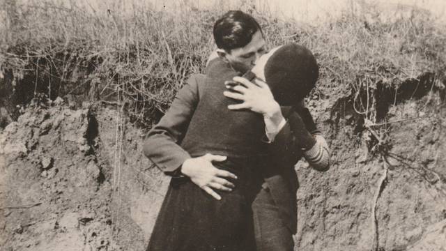 UNSEEN END OF BONNIE AND CLYDE