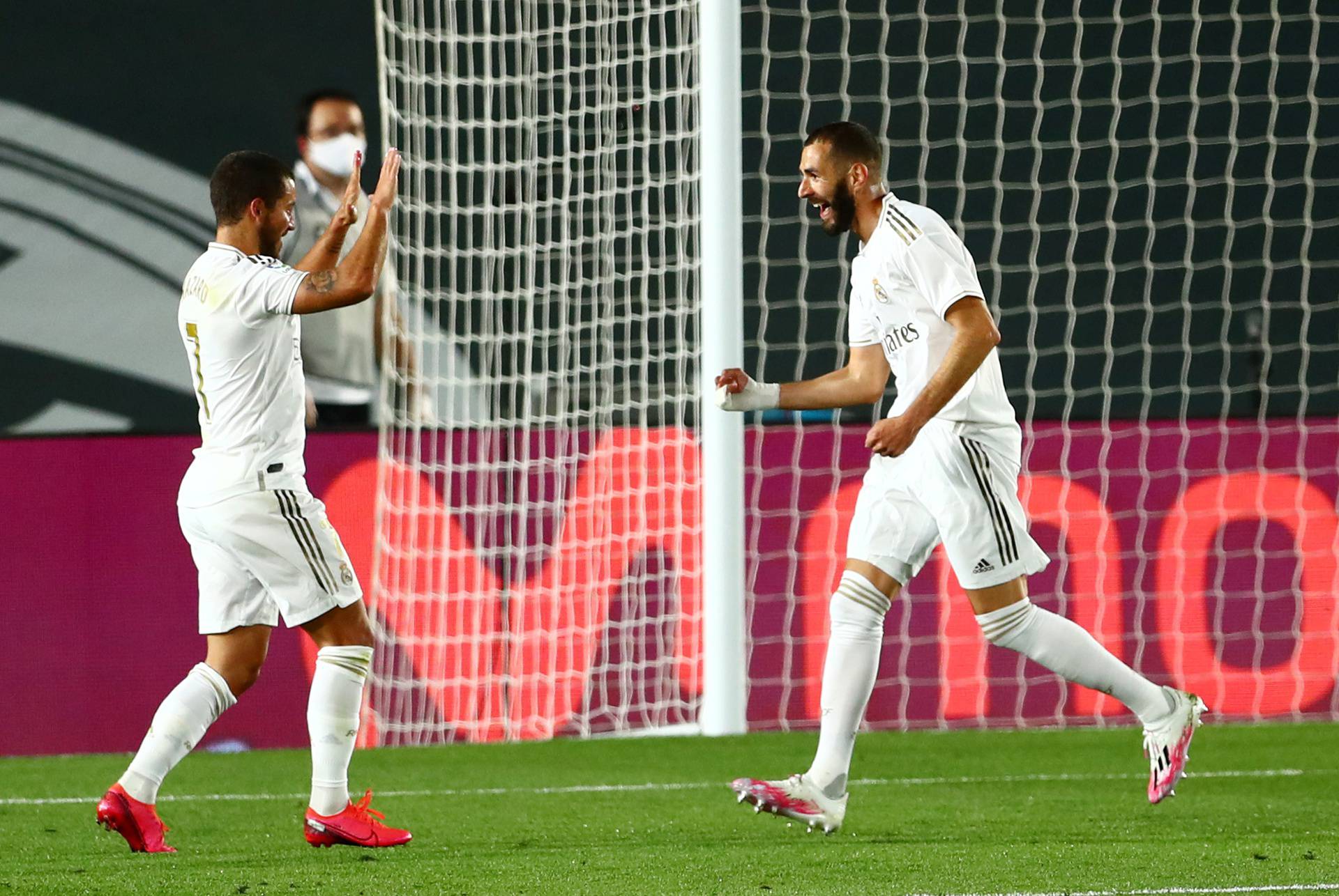 La Liga Santander - Real Madrid v Valencia