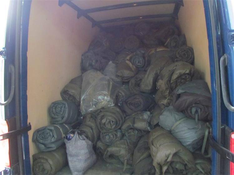 Hrvatski kamioni nose šatore i pokrivače za pomoć Albaniji