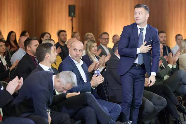 Zagreb: Hrvatska pošta održala konferenciju "26 godina ispred vremena"