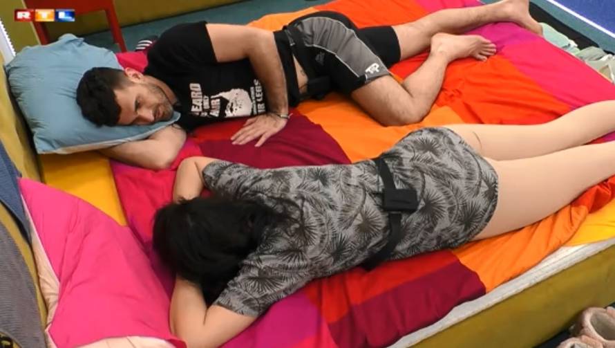 BB Bojan je pokazao guzu, a 'pao' je i seks s Ana-Marijom?