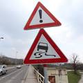 HAK upozorava: U Gorju i na Jadranu mogući odroni. Promet zabranjen na nekim cestama