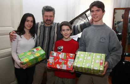 Samohrani otac siromašnoj djeci dao je 15.000 darova