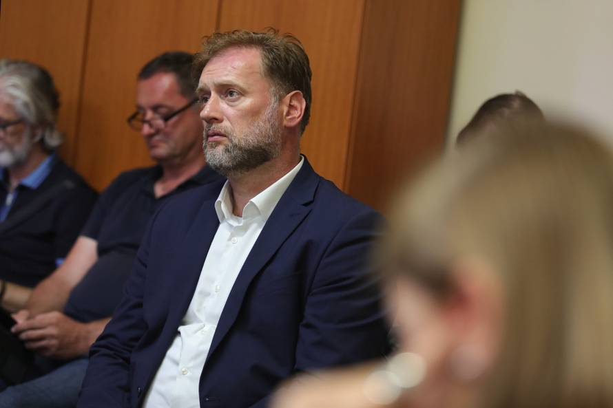 Na Općinskom sudu u Vinkovcima nastavljeno suđenje bivšem ministru Banožiću
