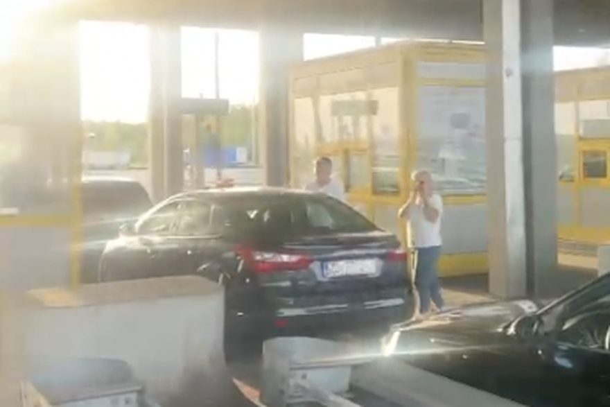 Zaustavljen promet na naplatnim kućicama Zagreb