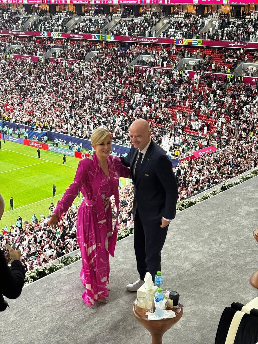 FOTO Kolinda na Antarktici: Društvo joj prave pingvini!