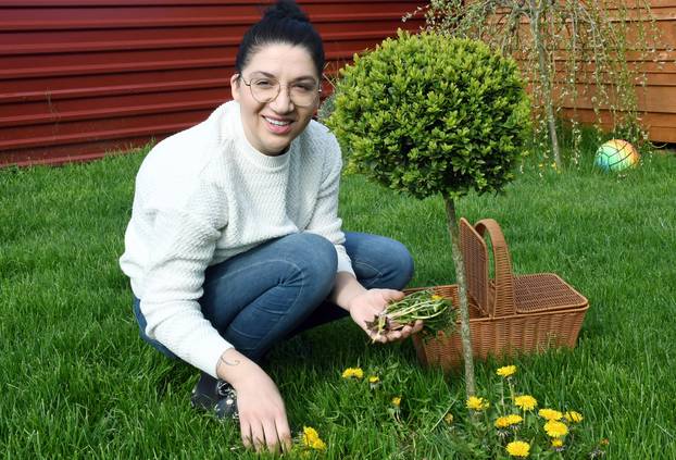 Budaševo: Marija Ivičić ili poznatija kao Marica Travarica proizvodii čajeve, razne ljekovite tinkture te med za potenciju