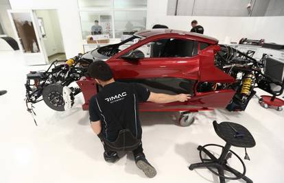 'Rađanje' Concept Onea: Auto od 850.000 € 'slaže' 150 ljudi