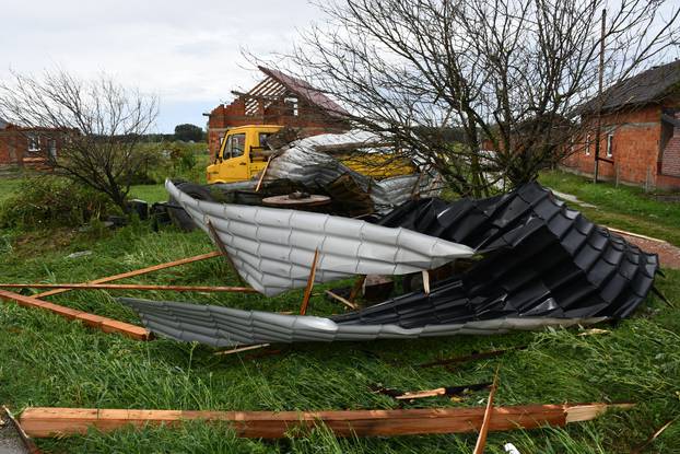 Sisak: Štete od nevremena u prigradskom naselju Palanjek