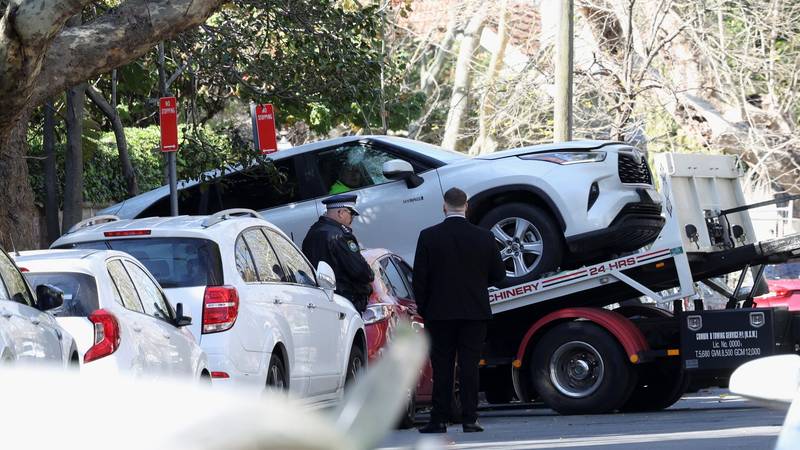 VIDEO Auto se zabio u ruski konzulat u Sydneyu