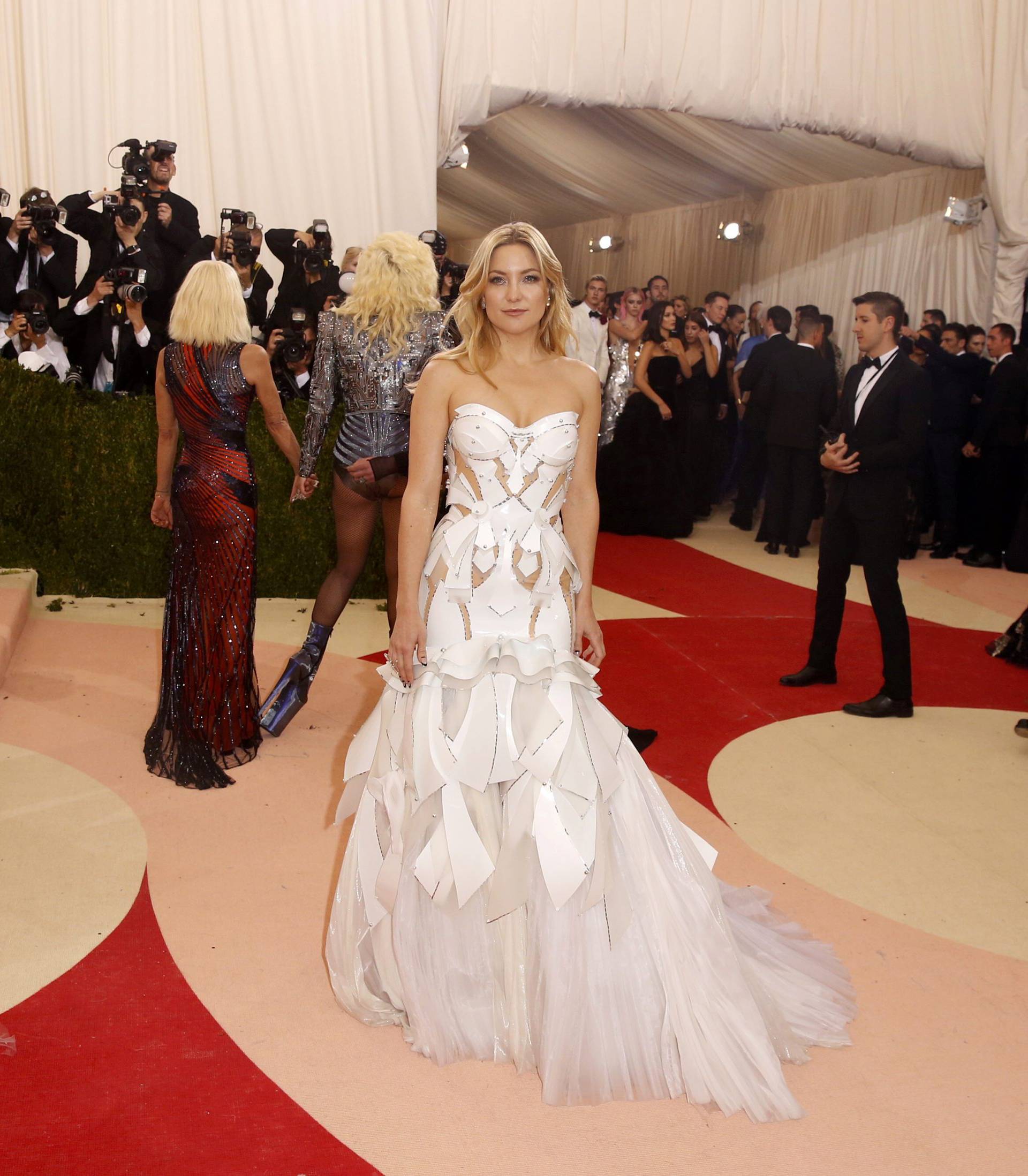Actress Kate Hudson arrives at the Met Gala in New York