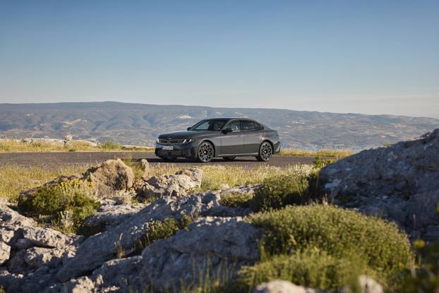 FOTO Ovo je novi BMW serije 3: Nema dizela, ovo su svi detalji