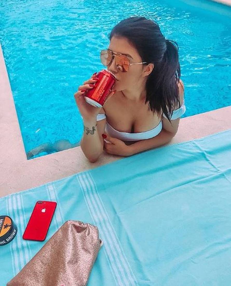 Ljetne radosti: Pokazale su obline  u bikiniju, ali i bez njega