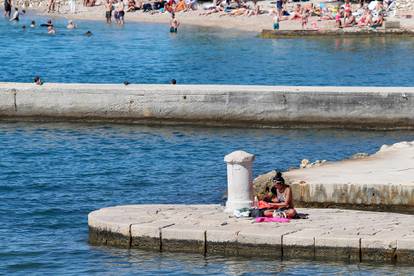 FOTO Boris im ne može ništa: Kupači popunili plažu u Zadru