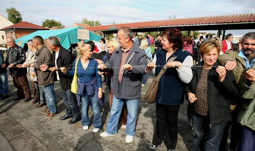 Očaj i strah: Umrijet ćemo od gladi, dajte nam naš novac!