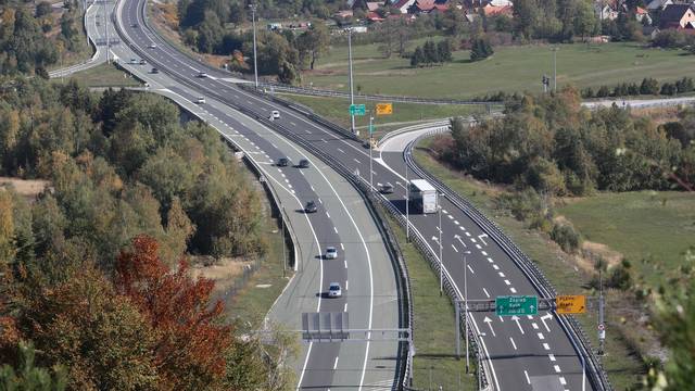 Pogled na autocestu A6 kod Fužina