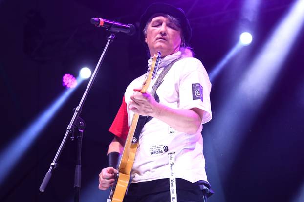 Bjelovar: Plavi orkestar napravio neviđeni delirij među obožavateljima na Terezijani