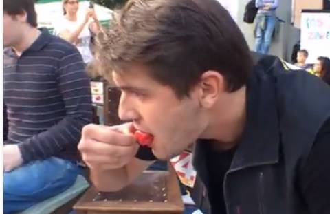 Ludo natjecanje: Aleksandar je pojeo najviše ljutih papričica