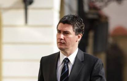 Milanović: Bandić ne smije plaćati Thompsona na trgu