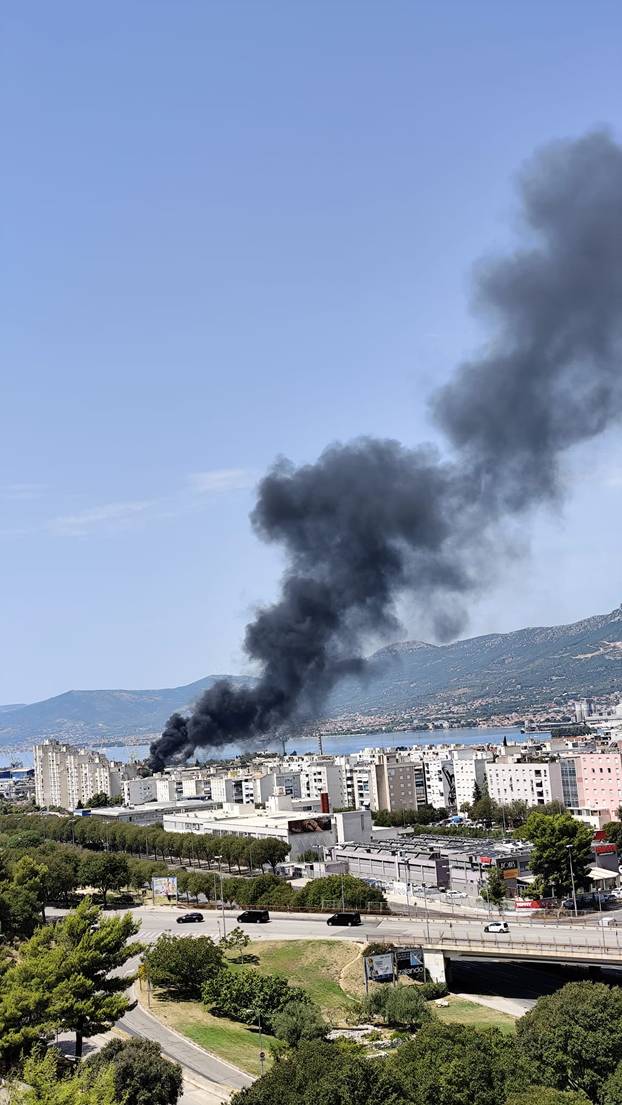 FOTO Ovo je kamion koji je gorio na splitskim Stinicama