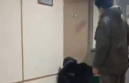 Uznemirujuća snimka: Rusi brutalno mlate vojnike koji se ne žele boriti u Ukrajini