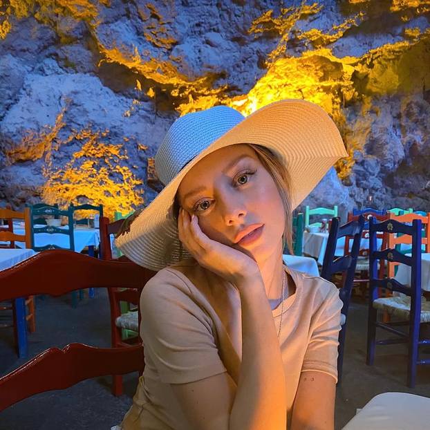 FOTO Od 'Tigrice' do odvjetnice. Ovo su paragvajske i francuske WAGS-ice: Koje su zanosnije?