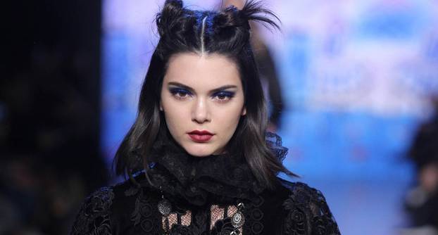 Anna Sui Catwalk - New York Fashion Week 2017