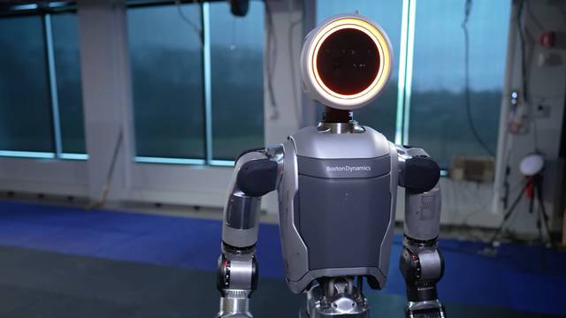 VIDEO Ovaj humanoidni robot kreće se kao ni jedan do sada