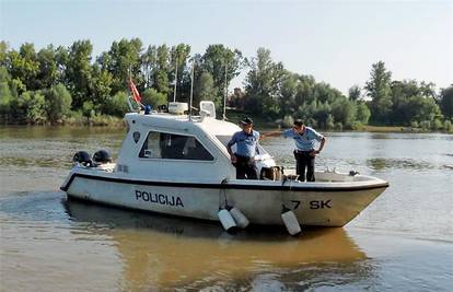 Kuda plovi ovaj brod? Nigdje! Potonuo je kraj Jasenovca