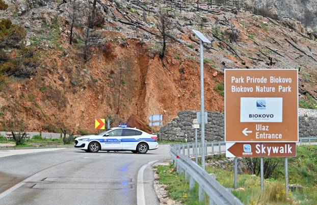 Stupica: Policija zatvorila cestu zbog odrona kamenja