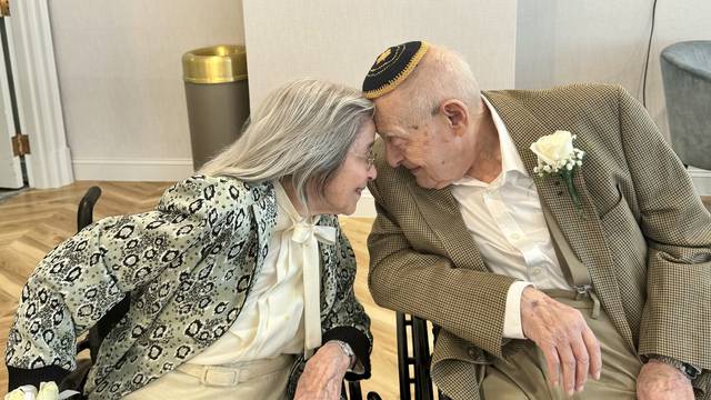 Oborili rekord najstarijeg para: Zajedno imaju 202 godine i vjenčali su se u staračkom domu