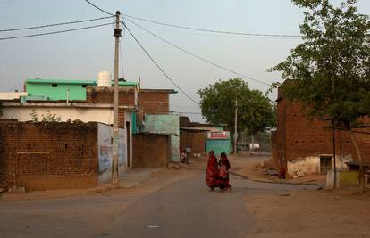 U Indiji umrla djevojčica (12), pješke išla na put od 300 km