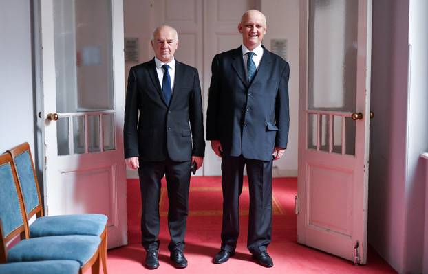 Zagreb:  Ljubo Ćesic Rojs, Hrvatsko bilo predali kandidature DIP-u.