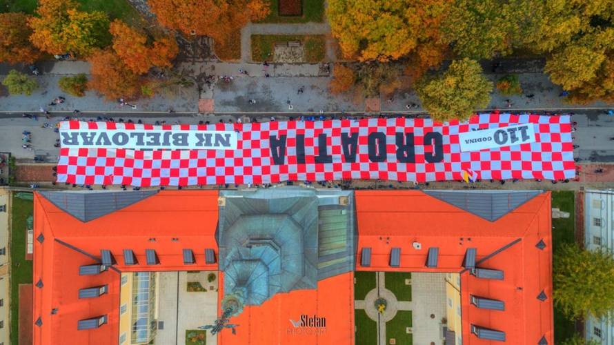 Vatrena fešta: Bjelovar prekrila megazastava od gotovo 100 m!