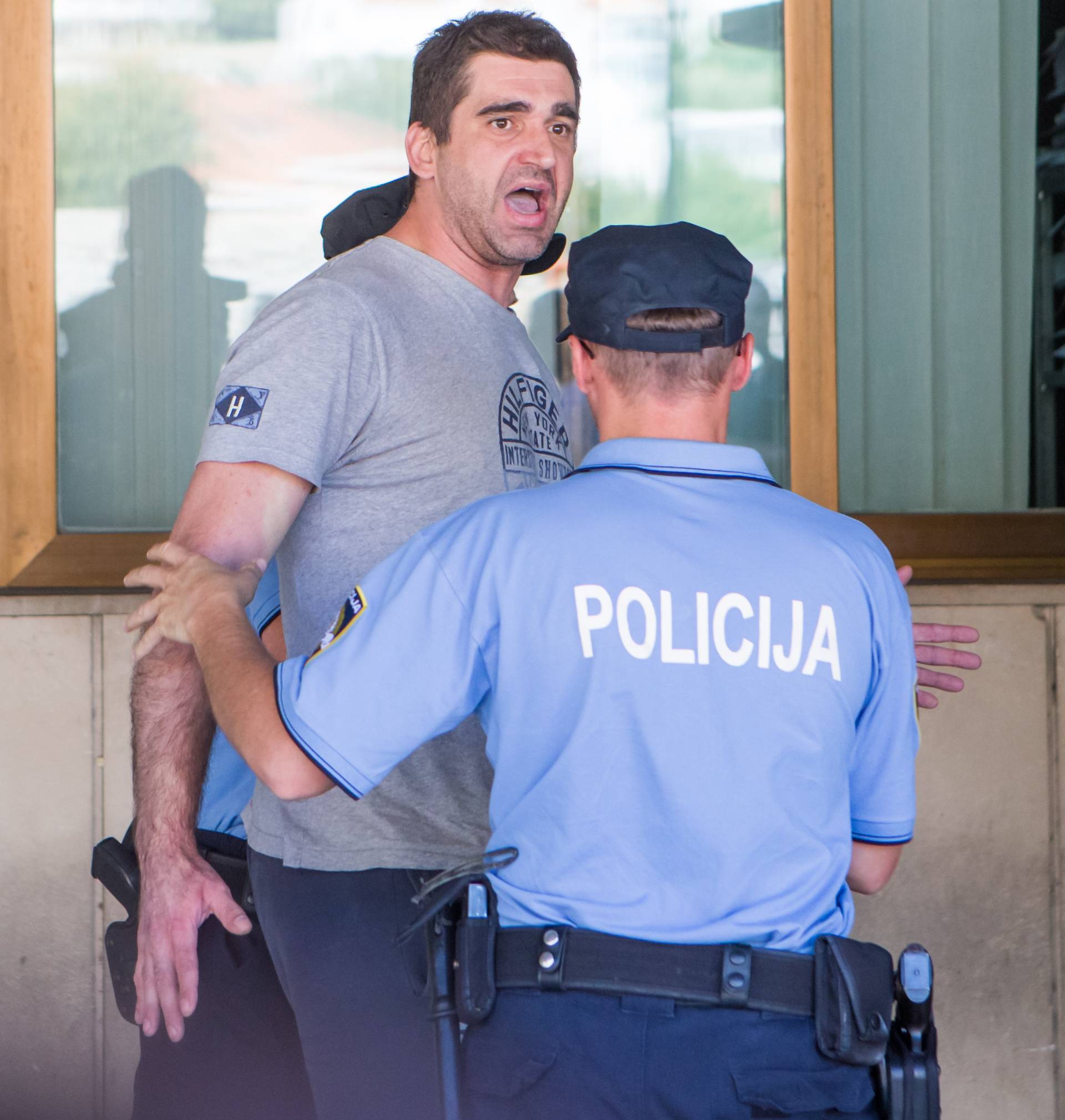 Branit će se sa slobode: Upao u kuću s pištoljem i ukrao novac