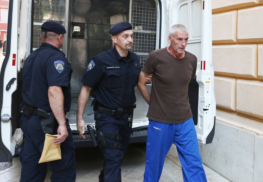 Optužili su dvojicu Zadrana: Bacili bombe u dvorište policije