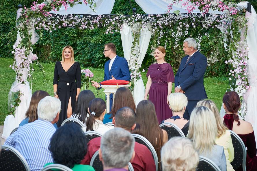 Pale su dvije prosidbe u finalu, a cure ljute: 'Nije bio vrijedan'