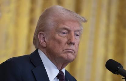 Sud privremeno zaustavio pozive Trumpove administracije na masovna otpuštanja