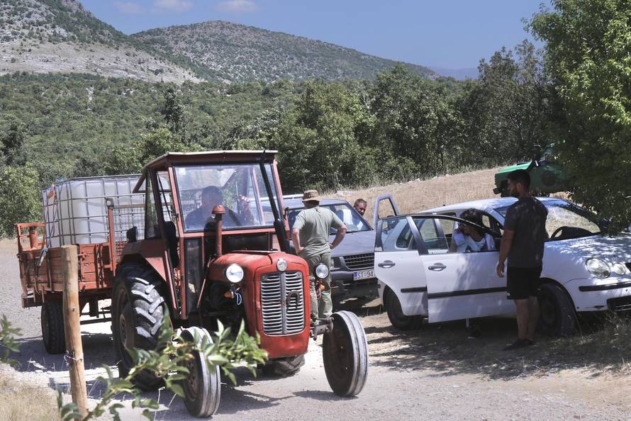 Vrlika: Danas počinje cijepljenje stoke zbog bedrenice