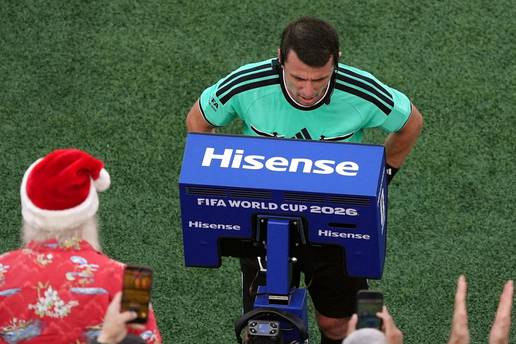 Fifa promijenila VAR protokol na dan &ccaron;etvrtfinalnih utakmica