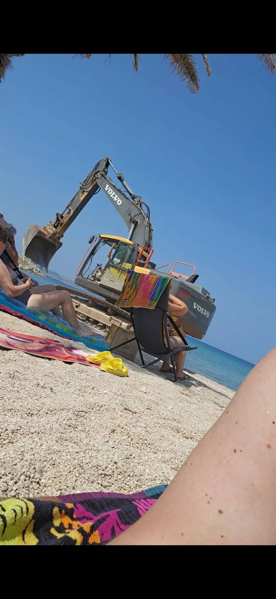 Užas na plaži: 'Komunalni redar je rekao da se maknemo s plaže ili će bageri prijeći preko nas'