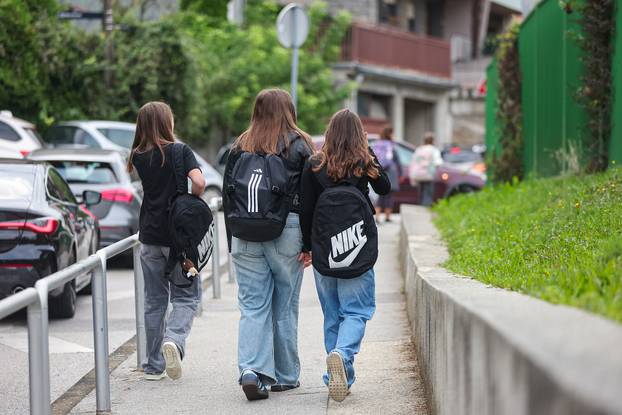 Zagreb: Prvi dan školske godine u OŠ Medvedgrad