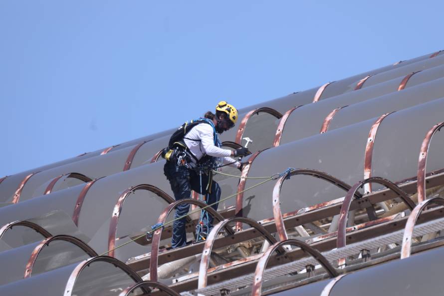 Split: Uklanjanje opasnih dijelova krova stadiona Poljud