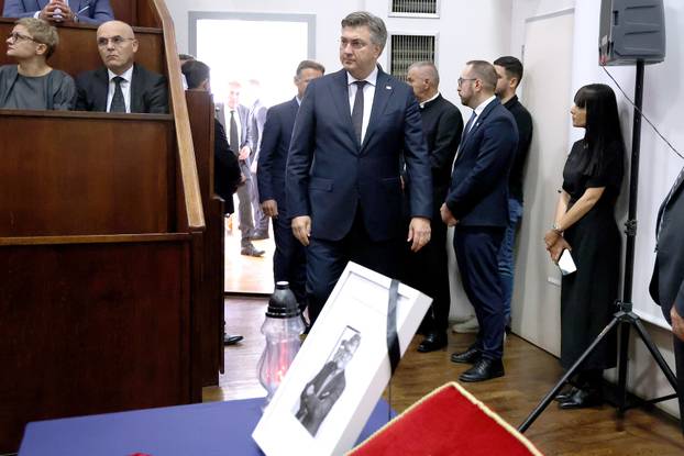 Zagreb: Komemoracija povodom smrti ravnatelja Rebra Ante Ćorušića